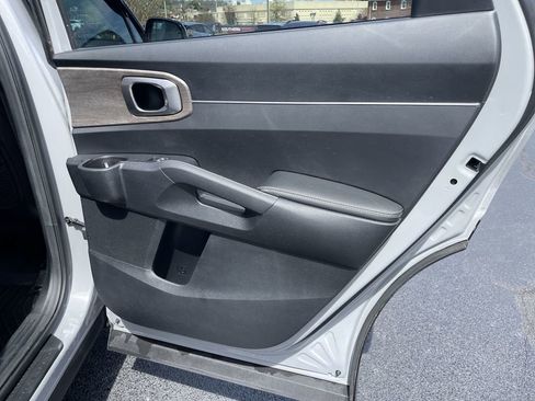 Certified 2022 Kia Sorento EX w/ Panoramic Sunroof Package FWD image 23
