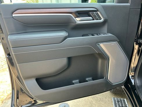 New 2026 GMC Sierra 2500 Denali w/ Denali Reserve Package image 17