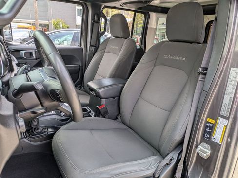 Used 2023 Jeep Wrangler Unlimited Sahara AWD/4WD image 23