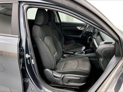 Used 2024 Kia Forte LXS FWD image 9