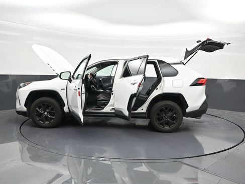 Used 2022 Toyota RAV4 LE FWD image 33