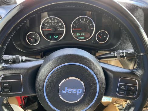 Used 2014 Jeep Wrangler Unlimited Sahara w/ Max Tow Package image 19