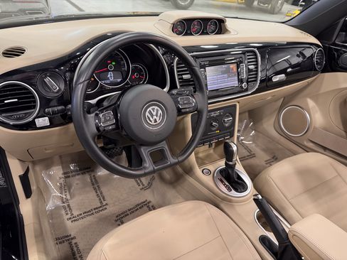 Used 2014 Volkswagen Beetle TDI image 15