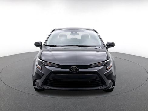 Used 2025 Toyota Corolla LE FWD image 2