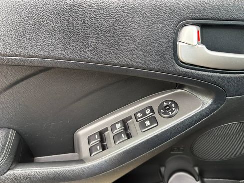 Used 2018 Kia Forte LX FWD image 13