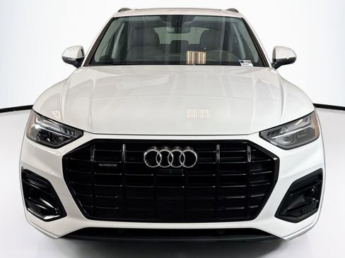 Used 2024 Audi Q5 2.0T Premium Plus w/ Premium Plus Package image 2