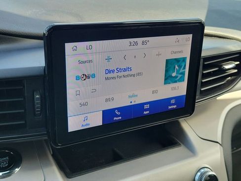 Used 2023 Ford Explorer XLT image 22