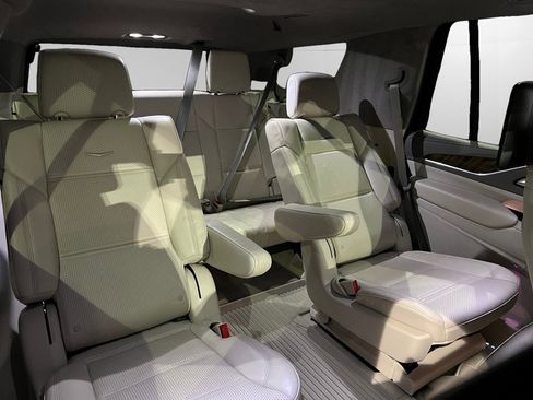 Used 2022 Cadillac Escalade Sport Platinum image 19