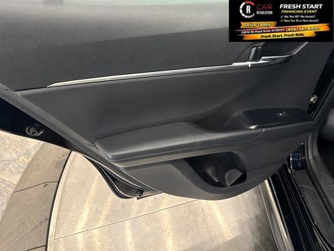 Used 2019 Toyota Camry SE w/ Convenience Package FWD image 39