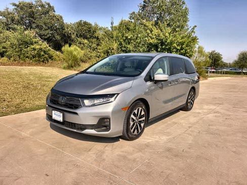 Used 2025 Honda Odyssey EX-L image 2