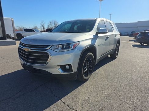 Used 2021 Chevrolet Traverse LT w/ LPO, Cargo Package image 1