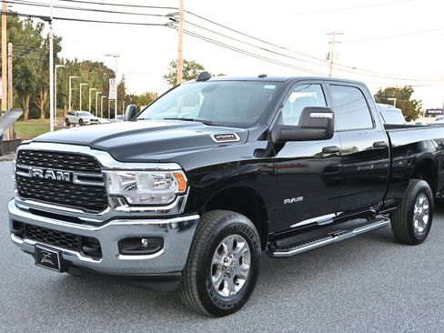 Used 2024 RAM 2500 Big Horn w/ Bed Utility Group image 5