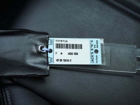 Used 2017 MAZDA MAZDA3 Touring FWD image 39