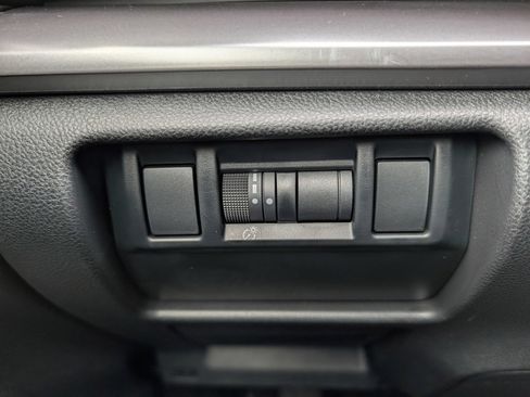 Used 2025 Subaru Impreza 2.0i image 31