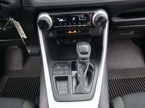 Used 2023 Toyota RAV4 LE FWD image 10