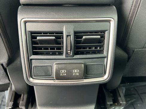 Used 2024 Subaru Forester Premium AWD/4WD image 25