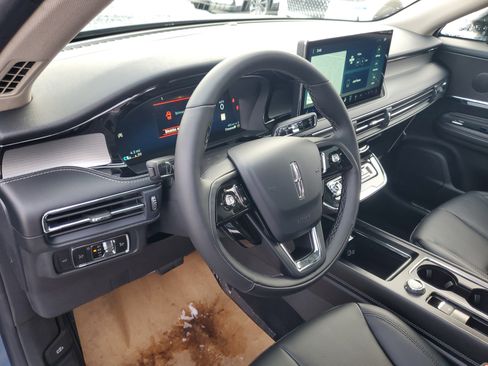 New 2026 Lincoln Corsair Premiere image 13