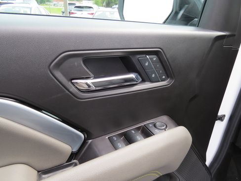 Used 2025 Chevrolet Colorado ZR2 w/ Off-Road Front Bumper Package image 30