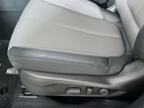 Used 2026 Subaru Outback Premium AWD/4WD image 9