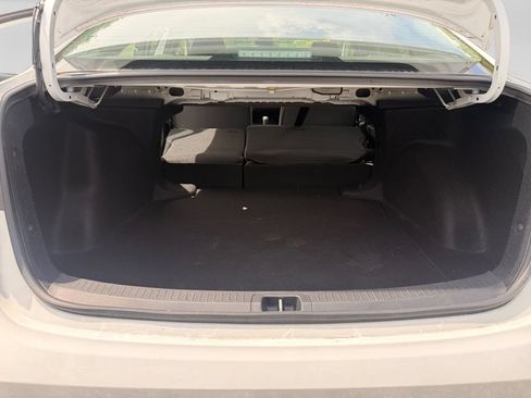 Used 2022 Toyota Corolla LE FWD image 25