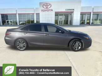 Used 2016 Toyota Camry SE video 2