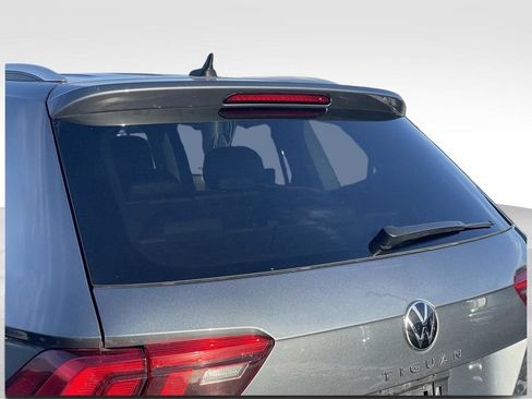 Certified 2023 Volkswagen Tiguan SE AWD/4WD image 25