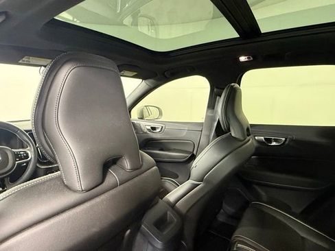 Used 2019 Volvo XC60 T5 R-Design w/ Protection Package FWD image 25