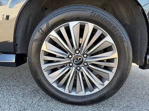 Certified 2025 INFINITI QX80 Sensory image 21