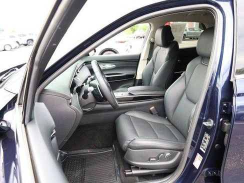 Used 2025 Genesis GV70 2.5T AWD/4WD image 8