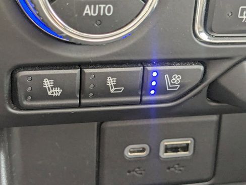 Used 2021 GMC Yukon SLT w/ Rear Media and Nav Package image 11