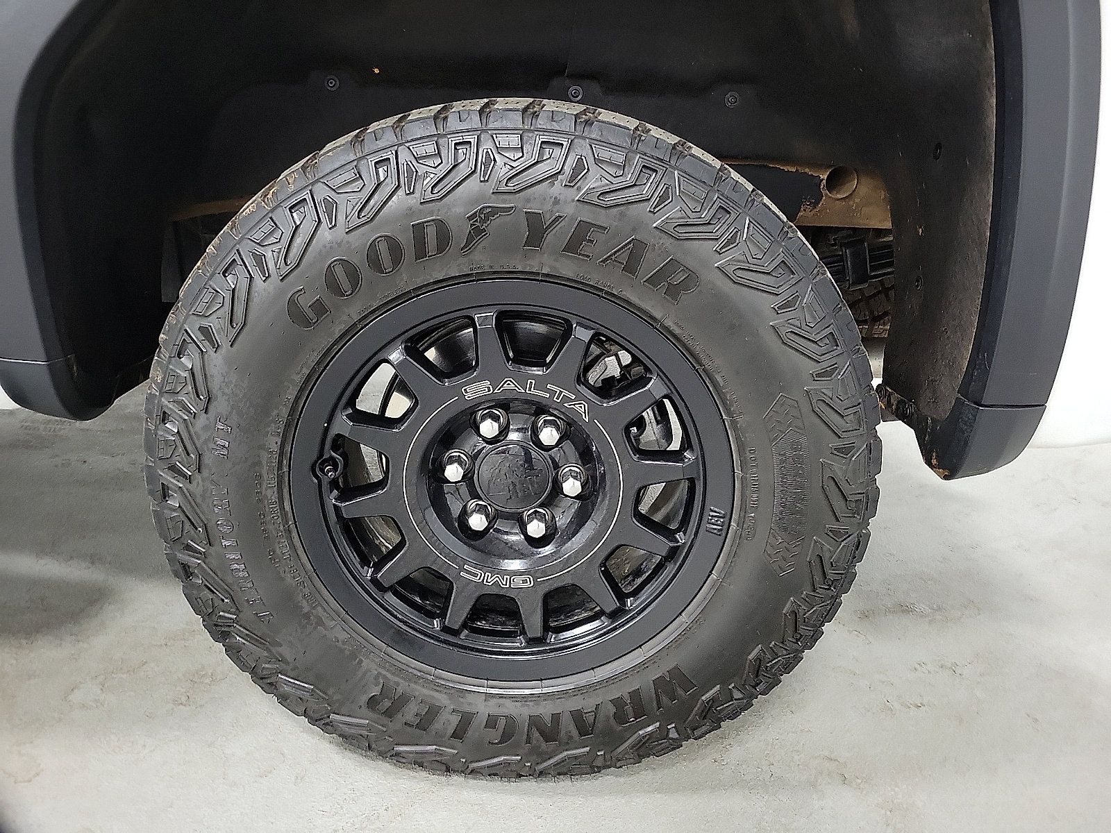Used 2024 GMC Sierra 1500 AT4X w/ AT4X AEV Edition AWD/4WD image 8