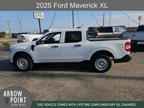 Used 2025 Ford Maverick XL w/ Equipment Group 102A AWD/4WD image 7