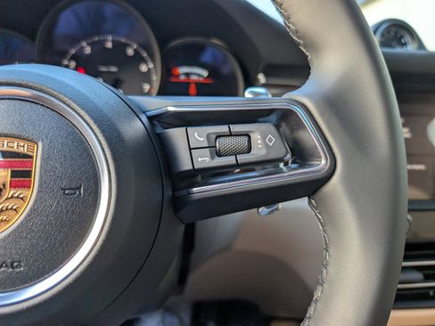 New 2026 Porsche Macan image 28