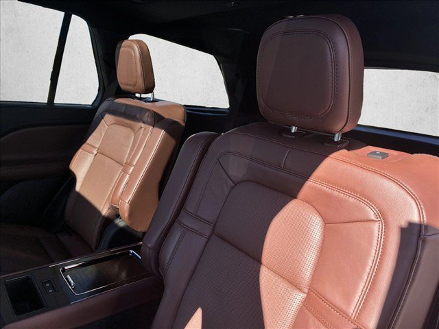 Used 2025 Lincoln Aviator Reserve w/ Equipment Group 201A AWD/4WD image 15