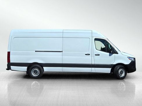 Used 2021 Mercedes-Benz Sprinter 2500 w/ Driver Convenience Package image 4