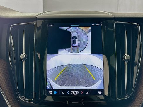 Used 2024 Volvo XC60 B5 Plus w/ Protection Package Premier image 23