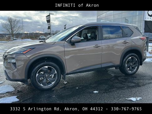 Used 2025 Nissan Rogue SV w/ SV Premium Package image 8