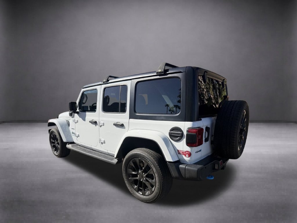 Used 2023 Jeep Wrangler Unlimited Sahara w/ Cold Weather Group AWD/4WD image 11