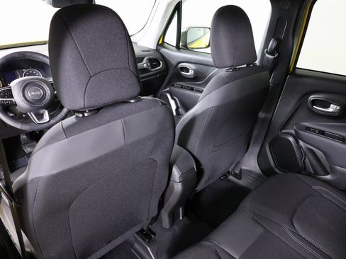 Used 2023 Jeep Renegade Latitude w/ Premium Group image 31