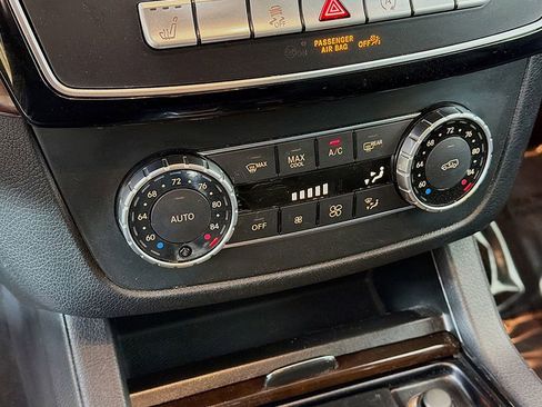 Used 2019 Mercedes-Benz GLS 450 4MATIC w/ Premium 1 Package image 40