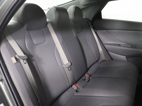 Certified 2024 Hyundai Elantra SE FWD image 28