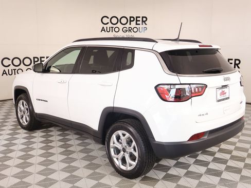 Used 2025 Jeep Compass Latitude AWD/4WD image 22