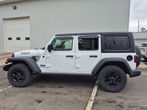Used 2021 Jeep Wrangler Unlimited Sport image 8