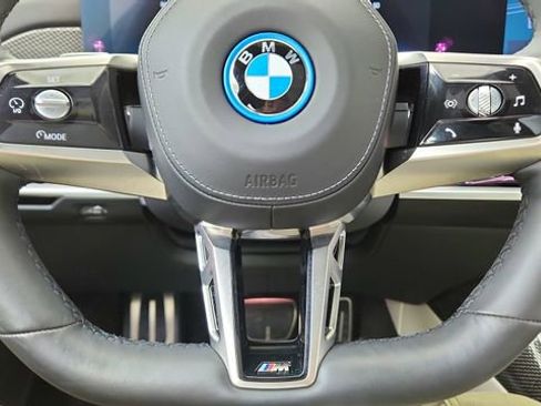 Used 2023 BMW i7 xDrive60 w/ Executive Package 2 image 41