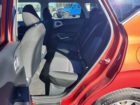 Used 2024 Kia Soul LX w/ Option Group 015 image 16