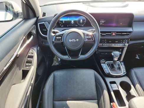 Used 2024 Kia Seltos SX w/ SX Sunroof Package AWD/4WD image 10