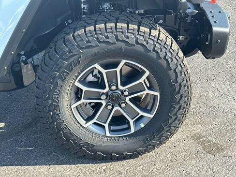 New 2026 Jeep Gladiator Mojave AWD/4WD image 9