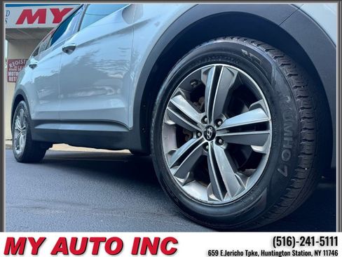 Used 2015 Hyundai Santa Fe GLS w/ Option Group 03 AWD/4WD image 9