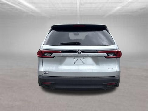 Used 2025 Toyota Grand Highlander FWD image 4