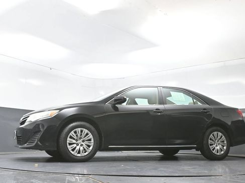 Used 2014 Toyota Camry LE FWD image 47